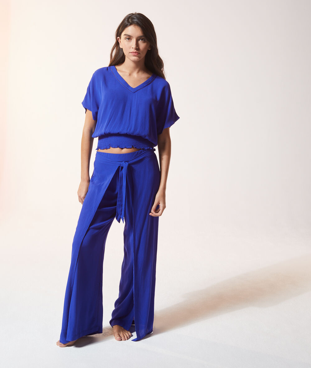 Top manches courtes bleu.