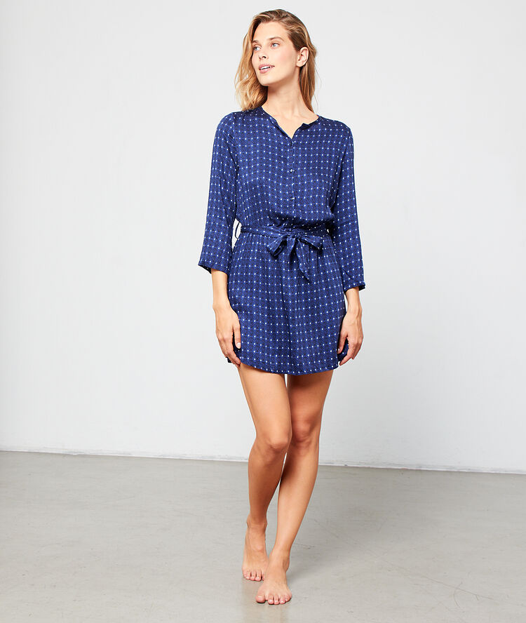 Chemise de nuit imprimée marine.