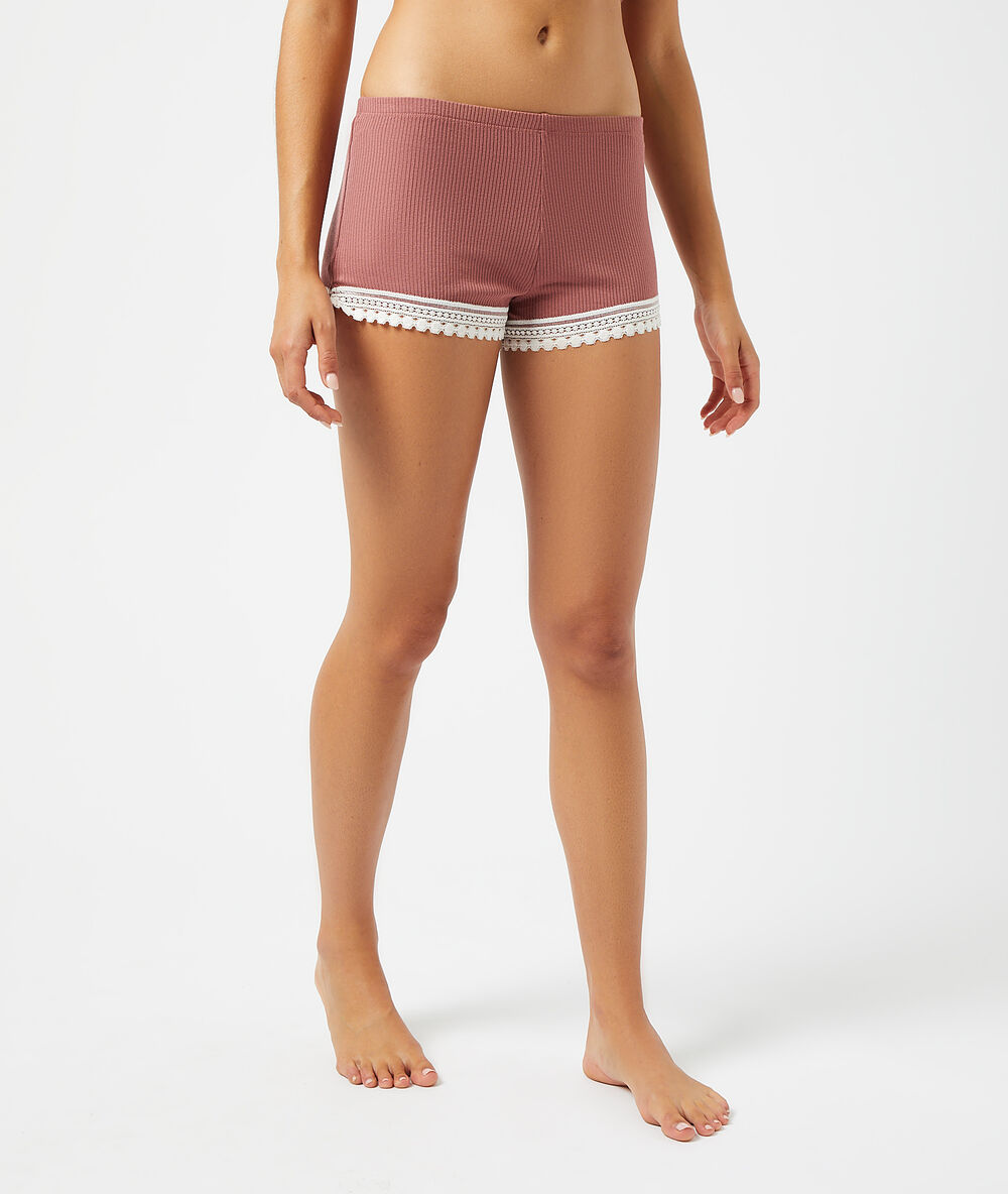 Short bords dentelle blush.