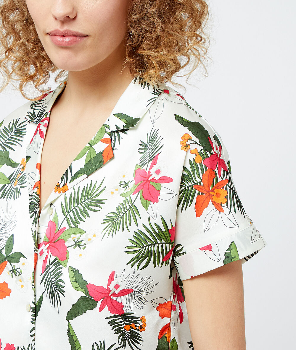 Chemise de pyjama imprimée multicouleurs.