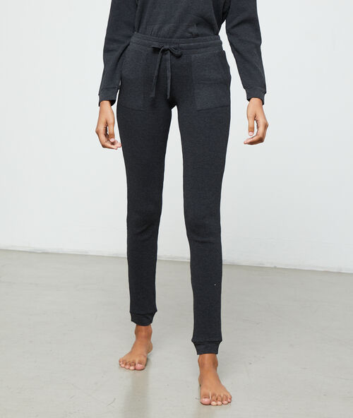 Pantalon homewear slim fit gris.