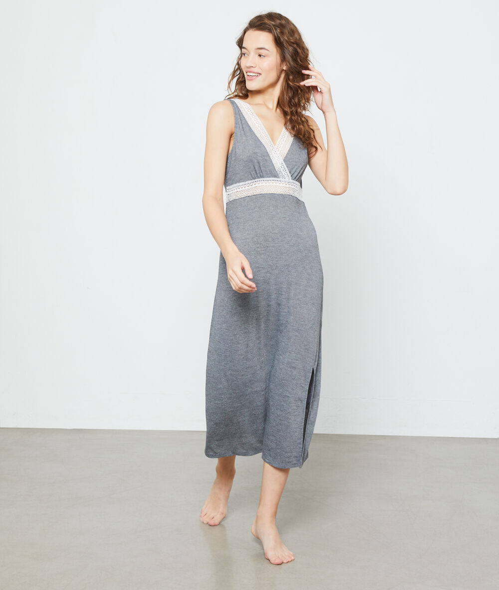 Nuisette longue gris.