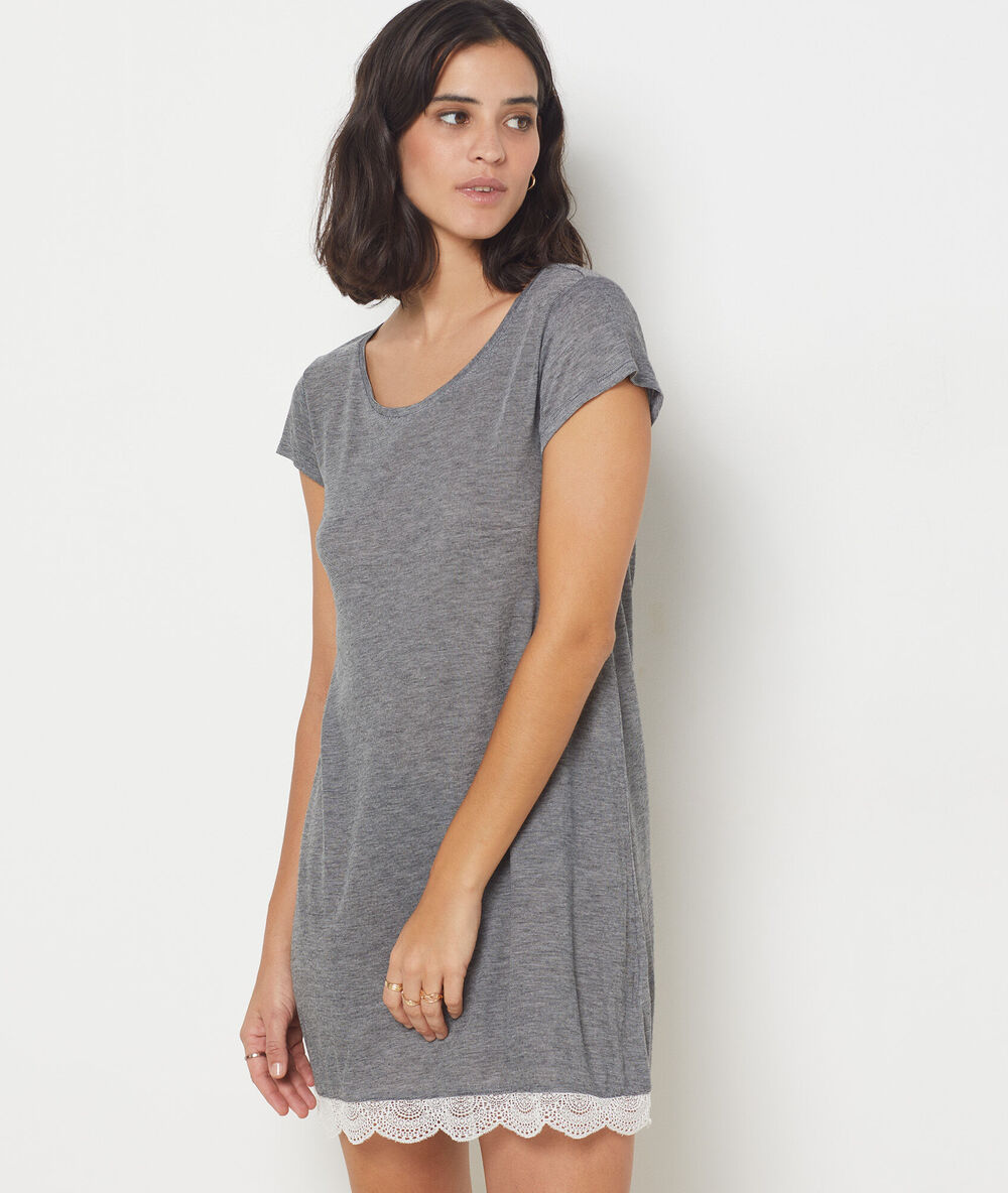 Chemise de nuit bas dentelle gris.