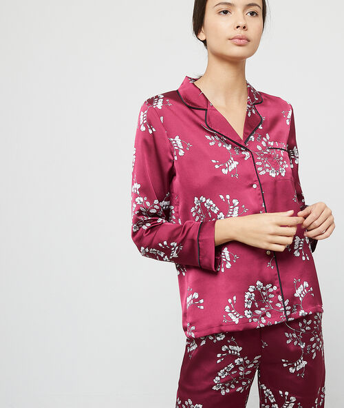 Chemise de pyjama satin&eacute;e imprim&eacute; fleuri violet.