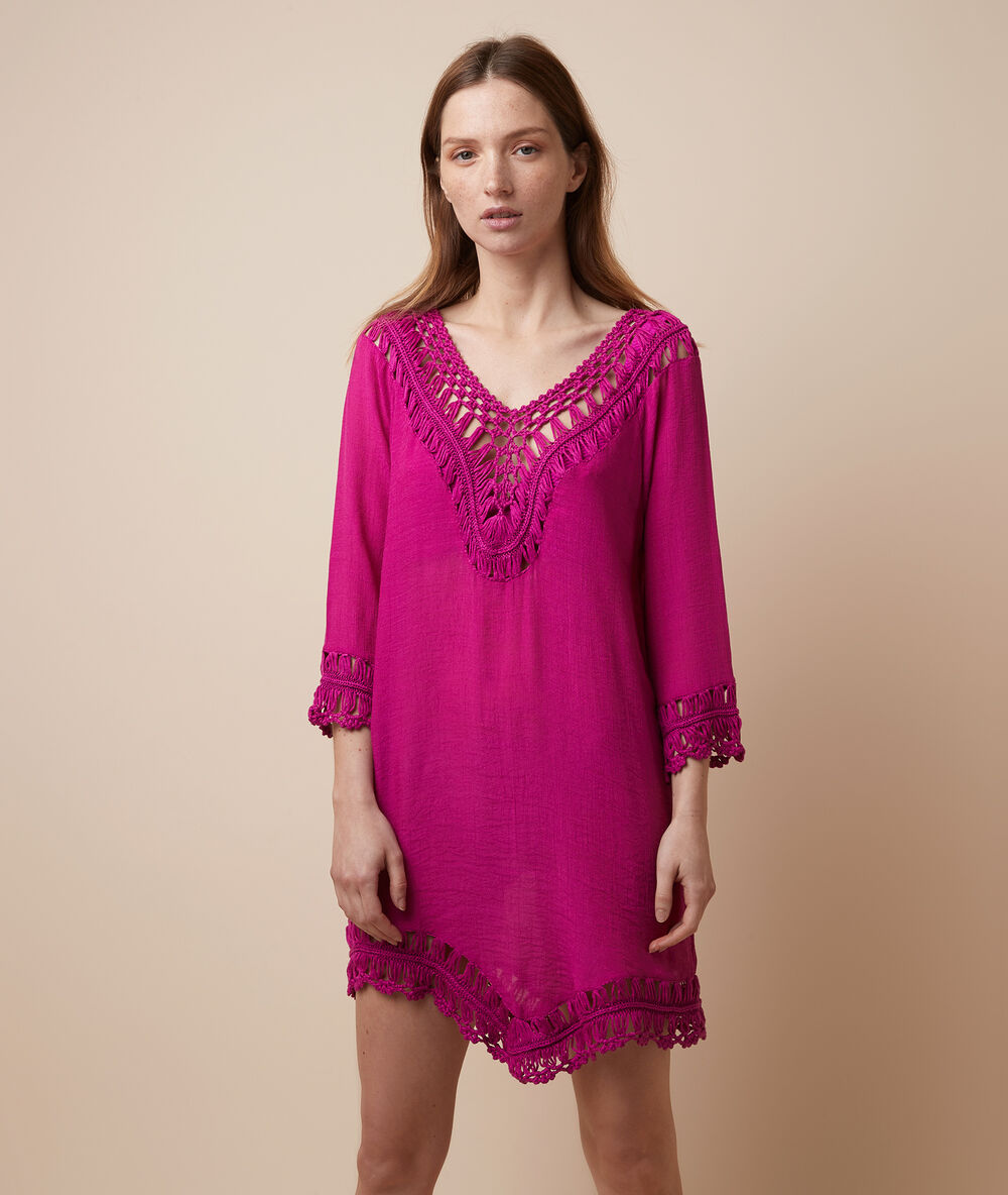 Tunique de plage fushia.