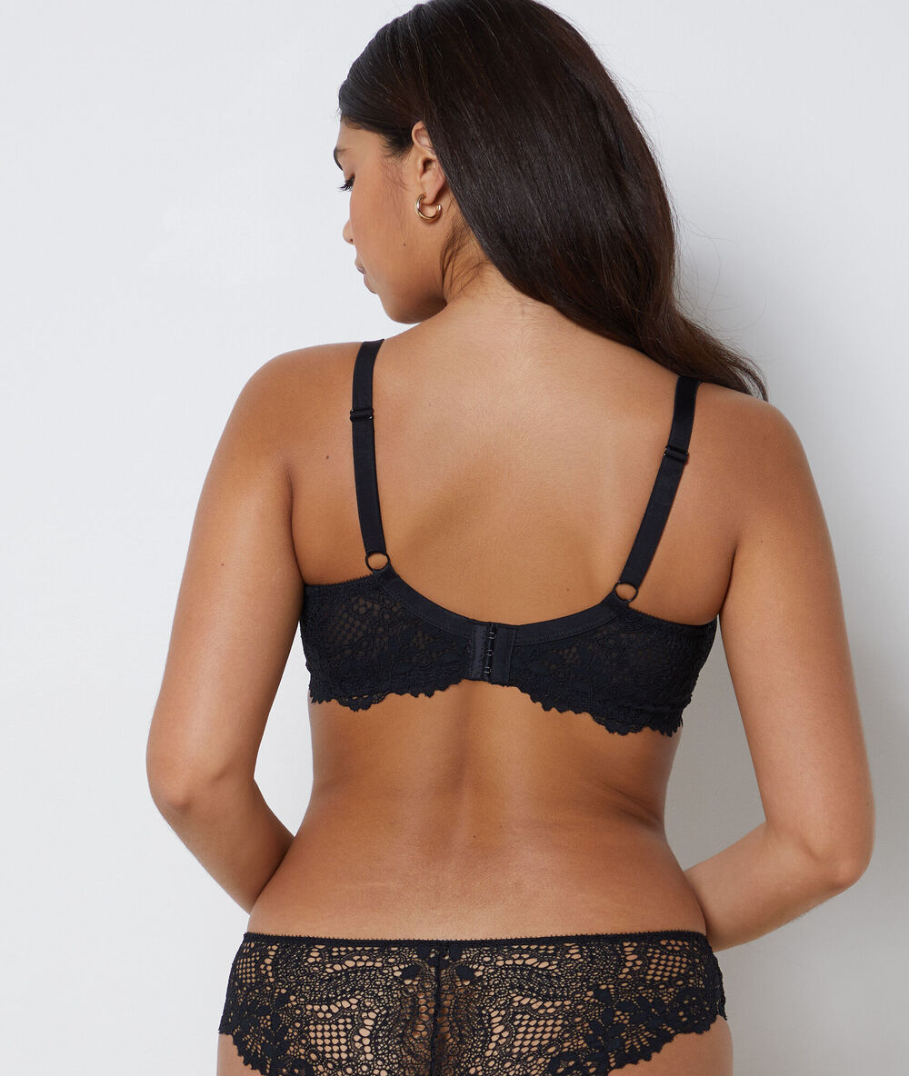 Soutien-gorge corbeille noir.