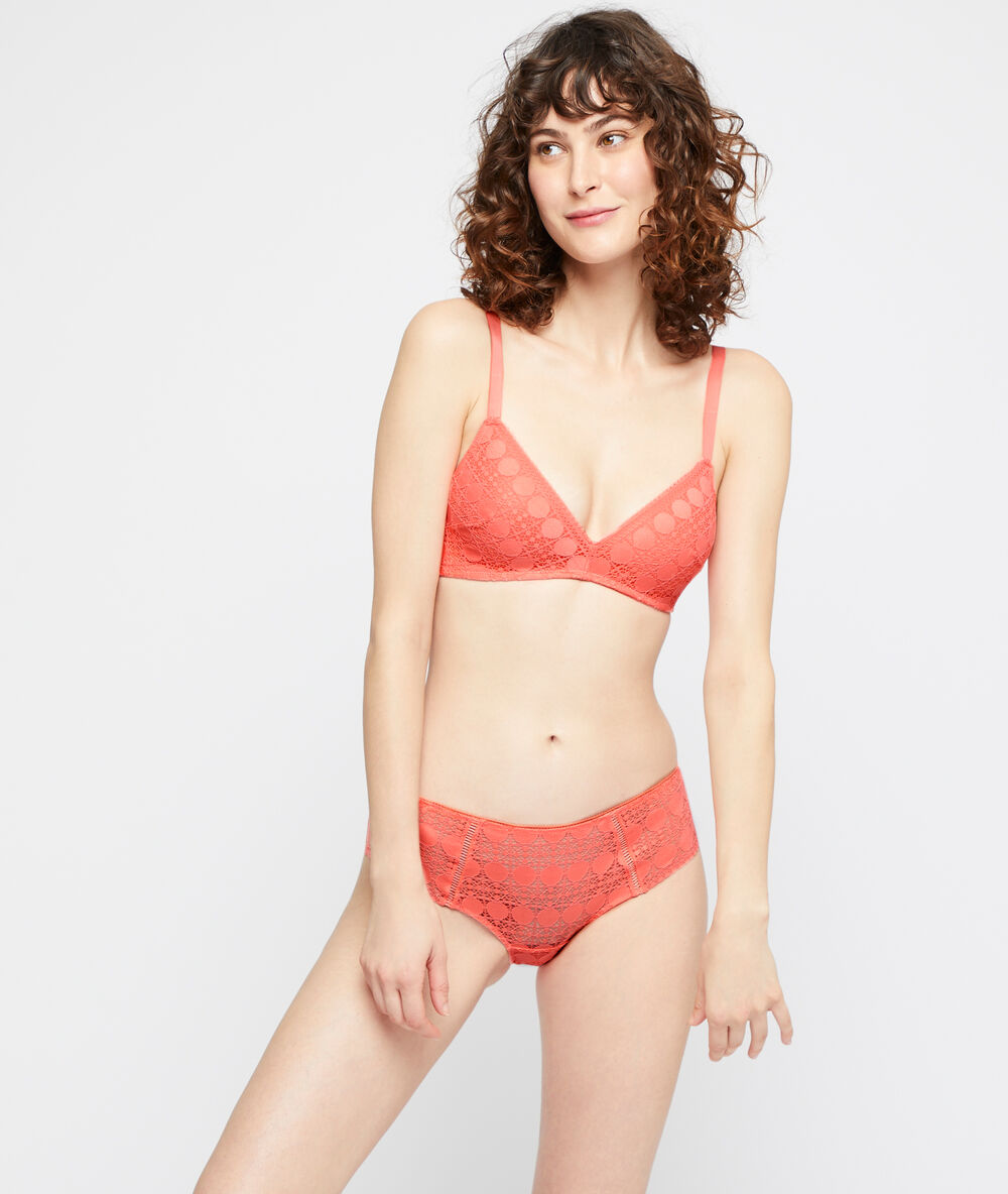 Shorty en dentelle corail.
