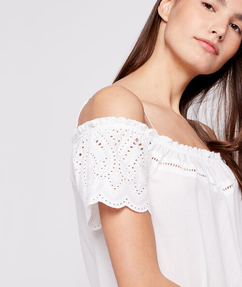 Nuisette en coton brod&eacute; ecru.