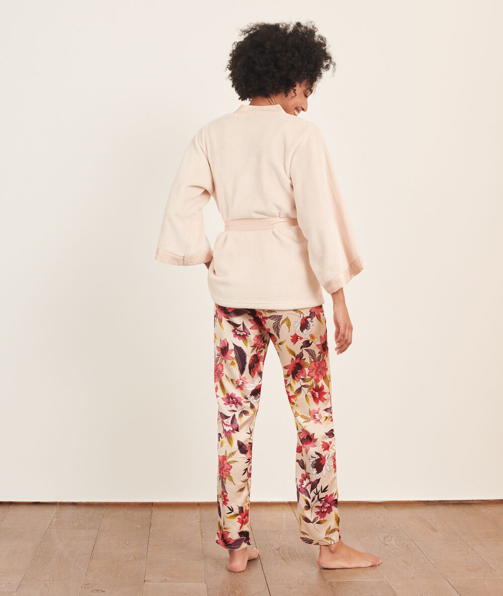 Pyjama 3 pièces satin et pilou pilou ecru.
