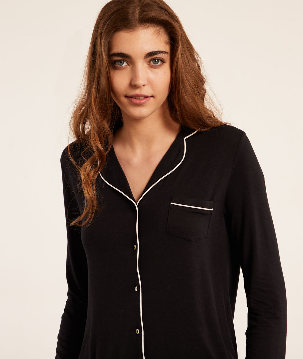 Pyjamaoberteil schwarz.