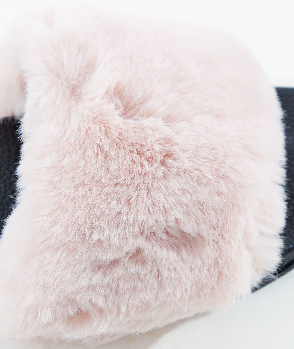 Offene pantoffeln aus kunstpelz rosa.