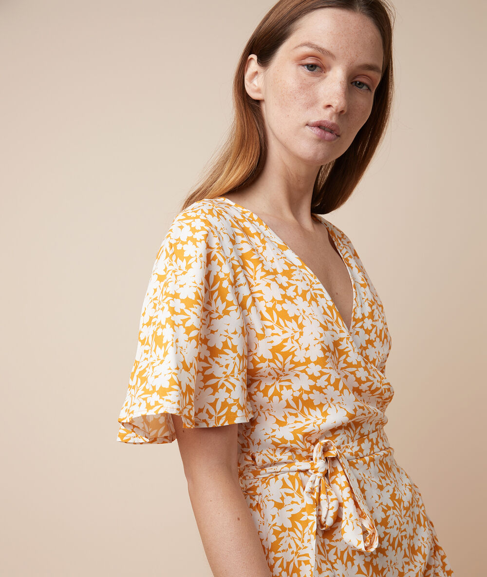 Nachtkleid mit floralem print ocker.