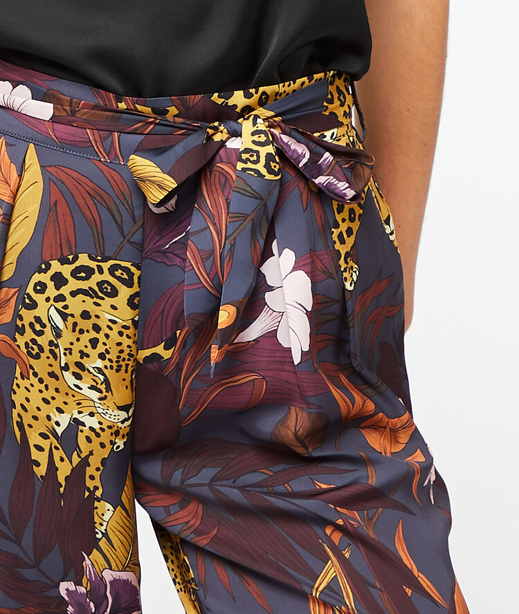 Pantalon imprimé guépard multicolore.