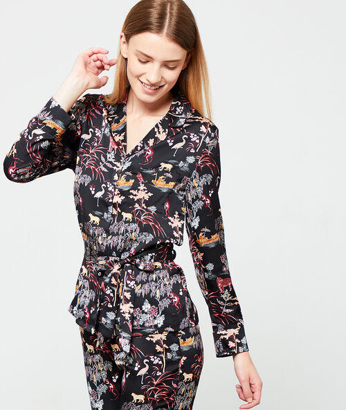 Chemise de pyjama satin&eacute;e imprim&eacute;e violet.