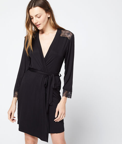 Leicht flie&szlig;endes neglig&eacute; mit spitzeneinsatz an der schulter schwarz.