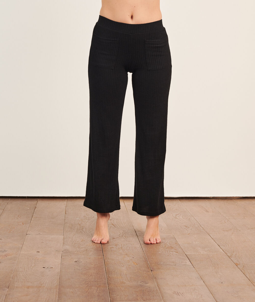 Pantalon côtelé loungewear noir.