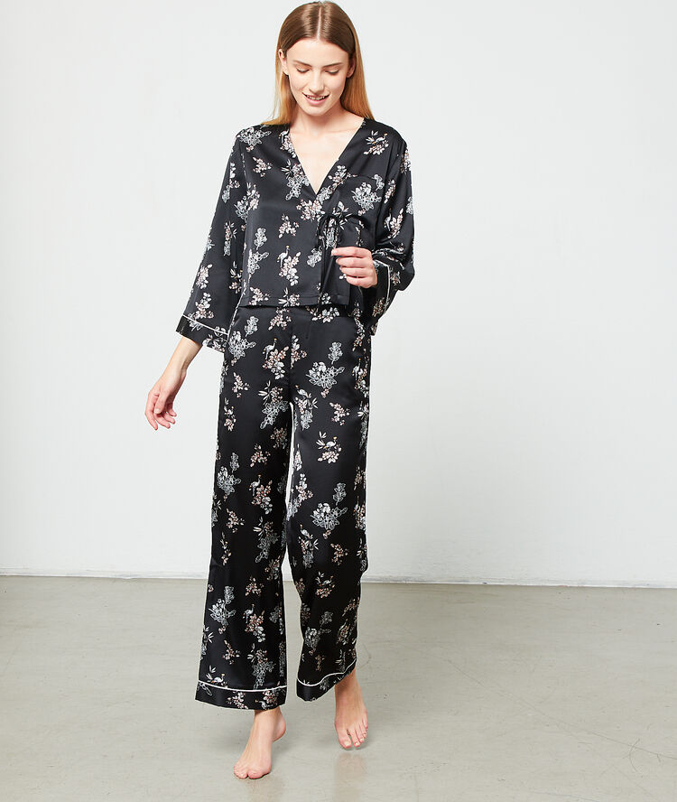 Chemise de pyjama cache-coeur noir.