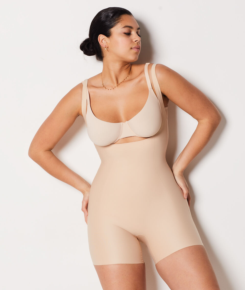 Figurformendes unterkleid – starker halt beige.