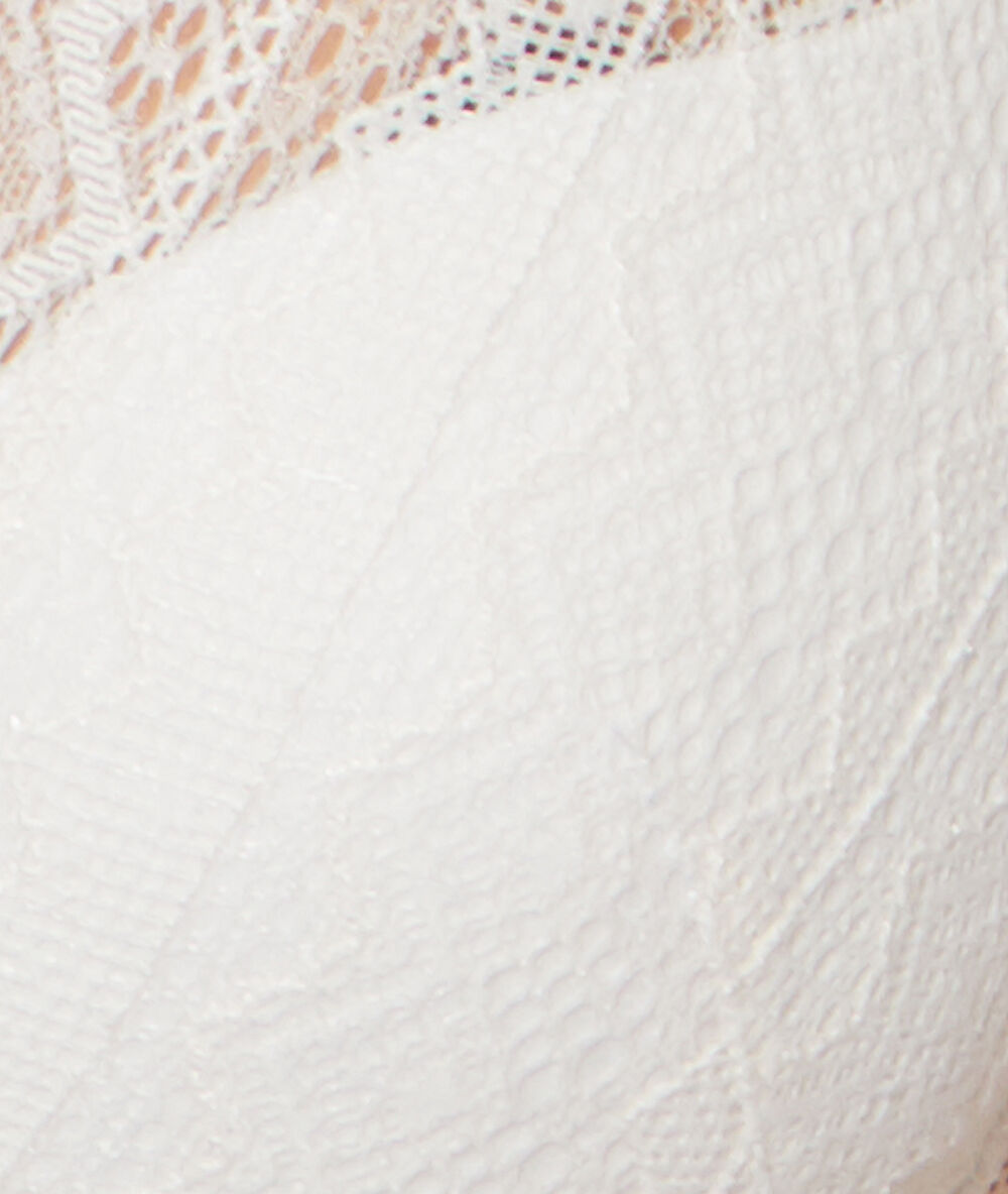Soutien-gorge n°3 - triangle push-up, bonnets a b et c ecru.