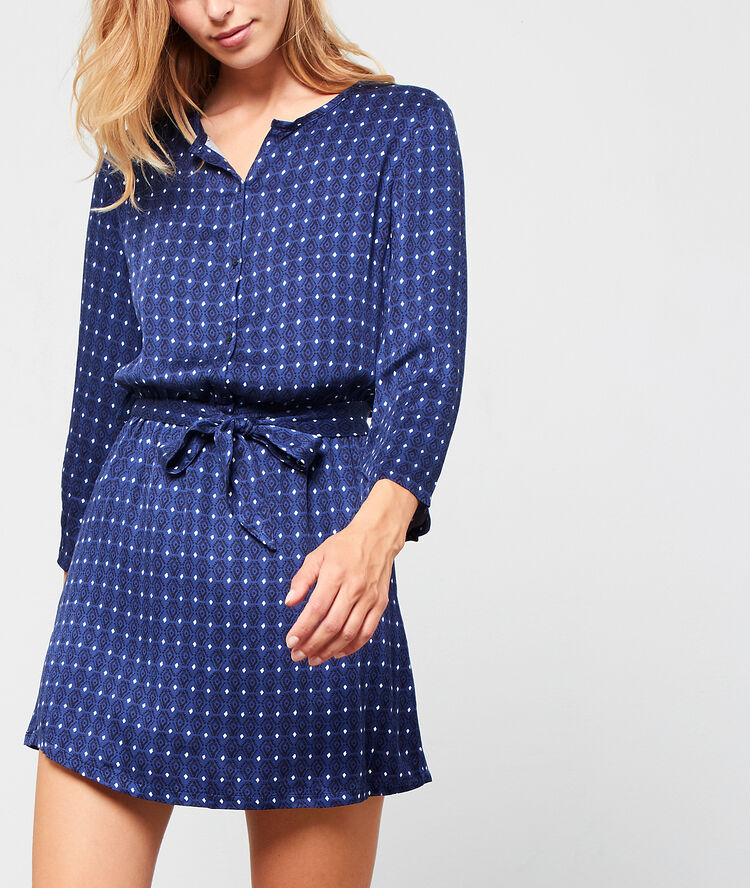 Chemise de nuit imprimée marine.