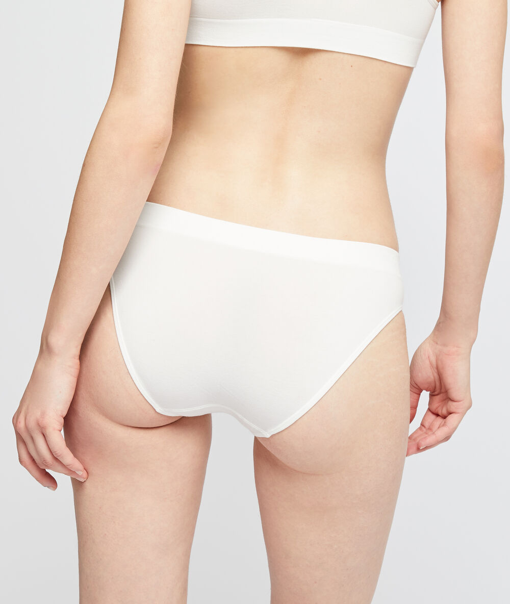 Culotte confort optimal en coton ecru.