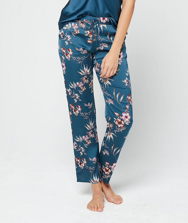 Pyjama 3 pièces satiné bleu.