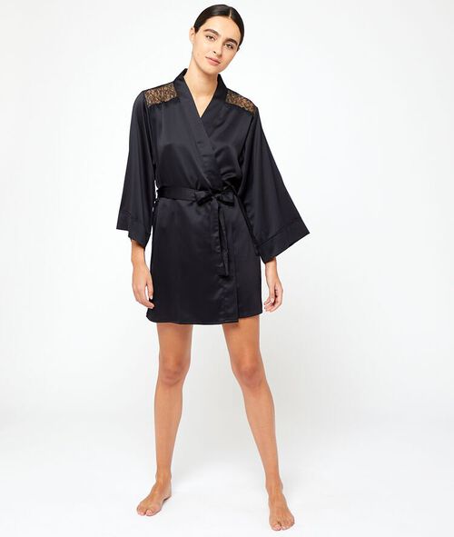 Kimono mit Schultern aus seidig schimmerndem Material und einem Rücken aus Spitze Kimono mit Schultern aus seidig schimmerndem Material und einem Rücken aus Spitze