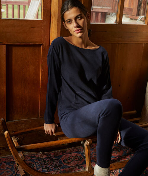 Top &agrave; manches longues marine.