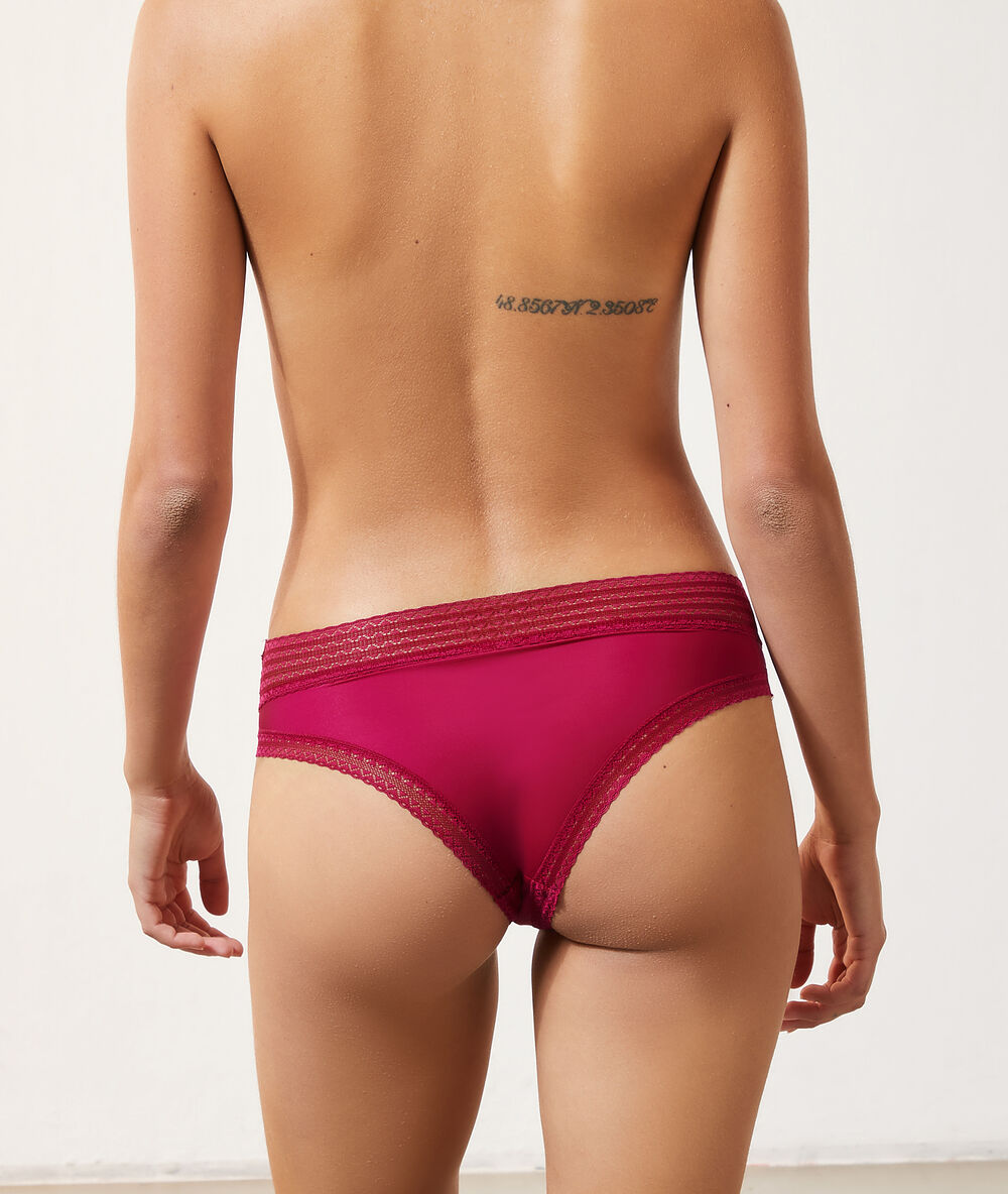 Hipster aus mikrofaser mit details aus spitze fushia.