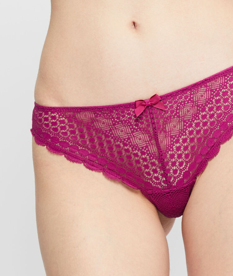 Tanga aus spitze fushia.