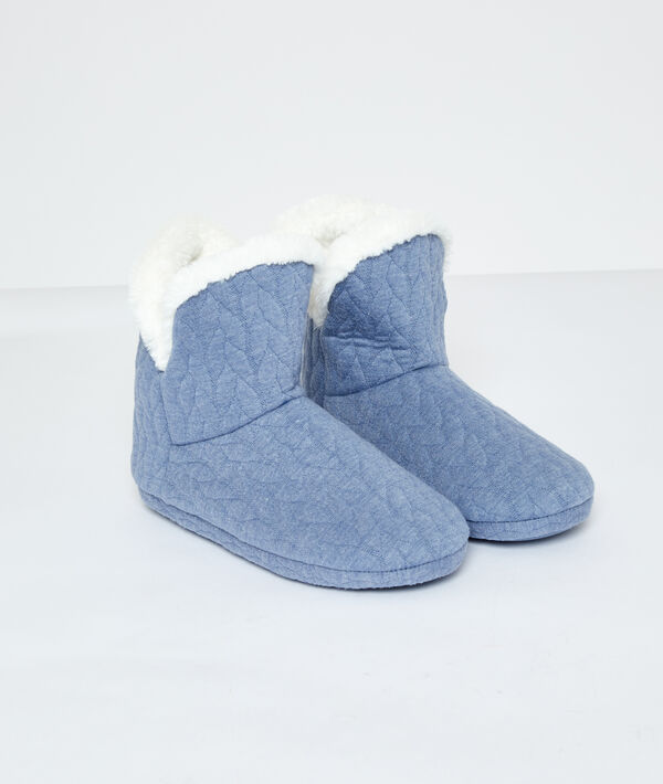 Hausstiefel aus Kunstpelz Hausstiefel aus Kunstpelz;${refinementColor}