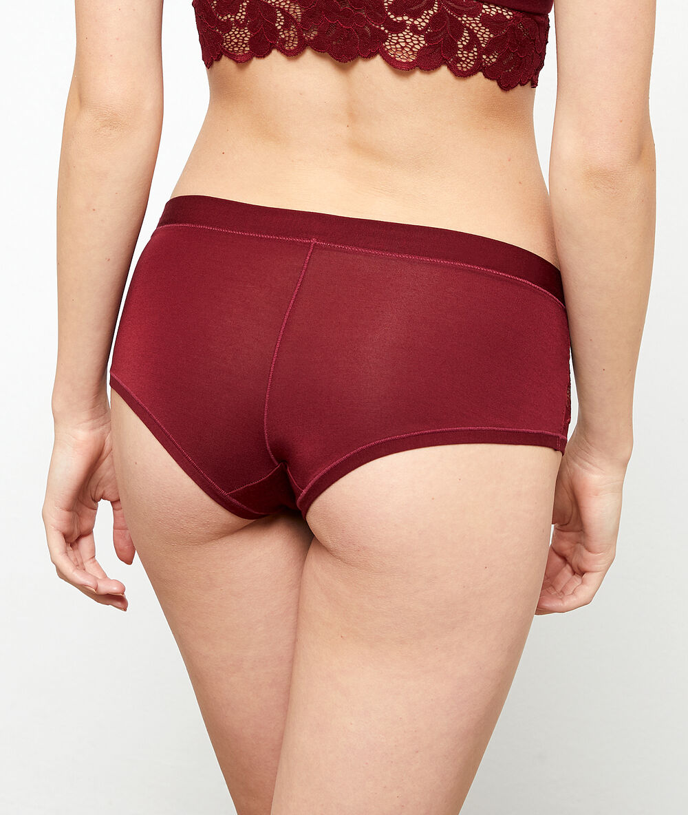 Shorty avec dentelle bordeaux grenat.