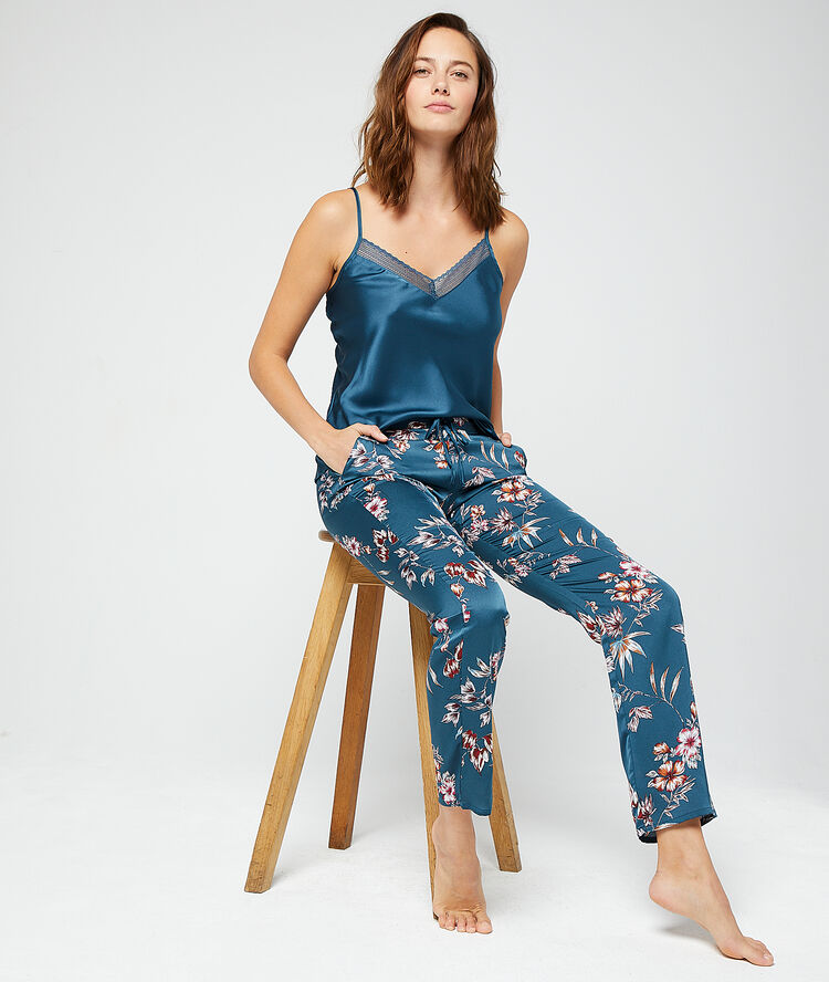 Pyjama 3 pièces satiné bleu.